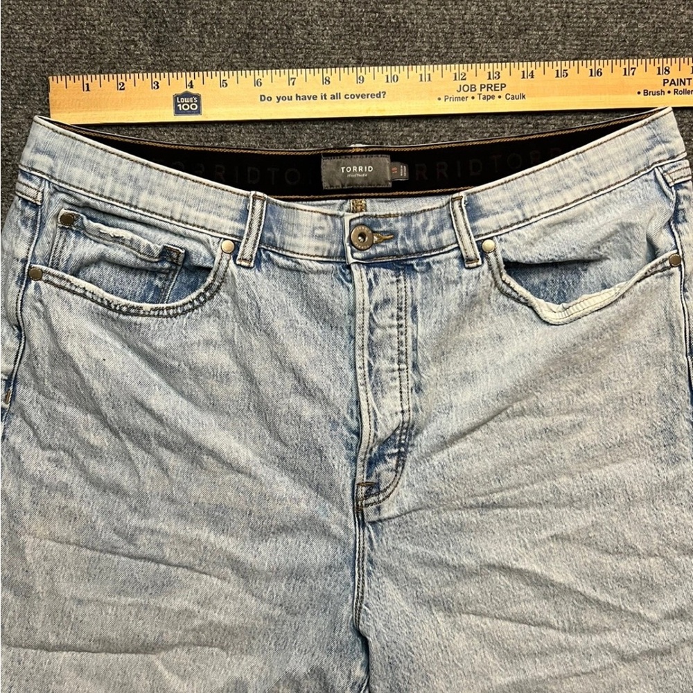 Torrid Shorts Jean Feel The Fit 18 Button Fly Plus Acid Wash Pockets - Picture 4 of 7